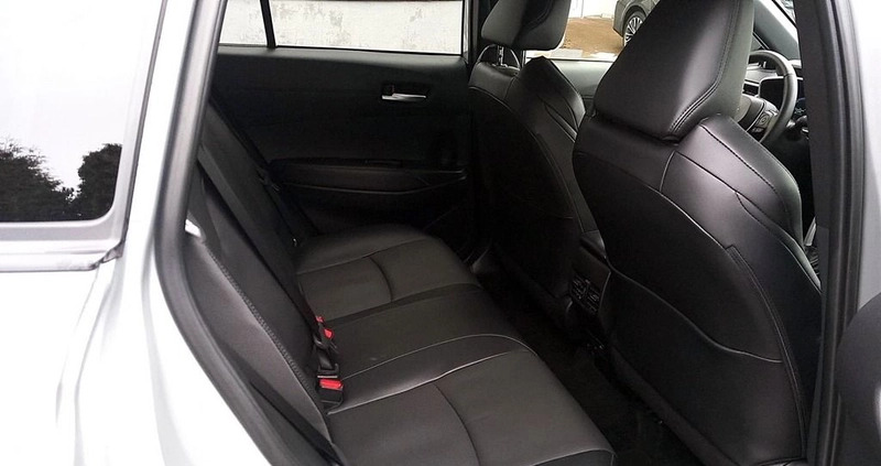 Toyota Corolla Cross cena 175900 przebieg: 3369, rok produkcji 2022 z Tychy małe 211